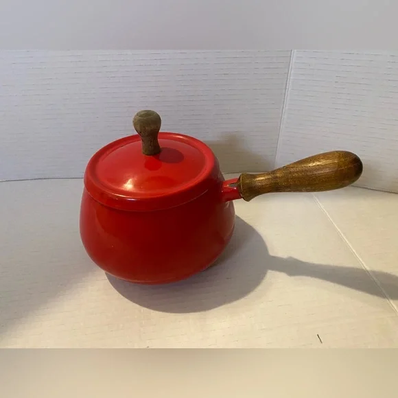 Red enamel VTG rustic fondue pot saucepan - Picture 2 of 9
